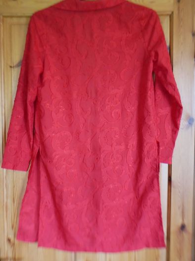 Ladies edge to edge top. Size 10. New. Red
