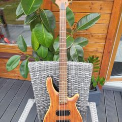 Tanglewood Liberty active bass guitar