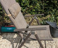 2 reclining garden chairs