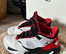 Jordan max aura 4 trainers
