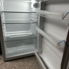Belling under counter fridge