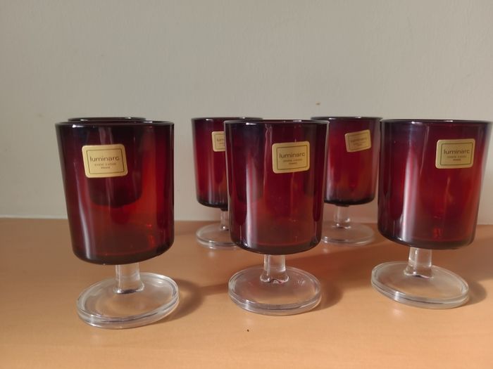 Set of 6 beautiful Luminarcs "Ruby Red Cavalier" wine glasses