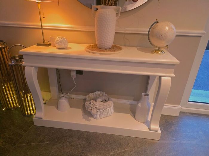 Scroll Console Table