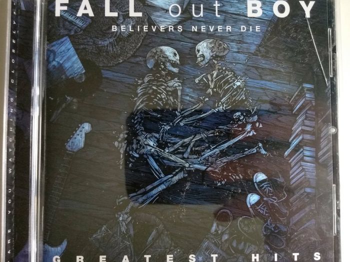 Fall Out Boy - Believers Never Die Greatest Hits CD (2009) Bonus tracks VG+