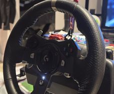 Logitech g920 (plus stand)