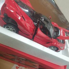 1.18 Die.cast Model La. Ferrari.