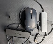 2x USB adapter and mouse