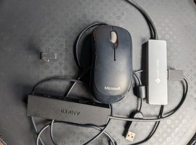 2x USB adapter and mouse