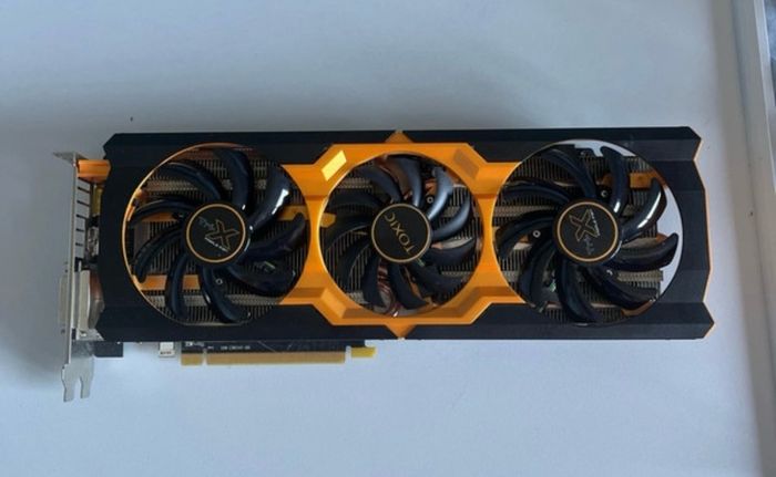 AMD Sapphire Toxic R9 270X