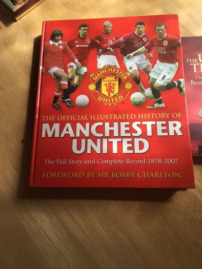 Manchester United set of 3 items.