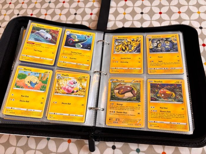 Pokemon folder and cards