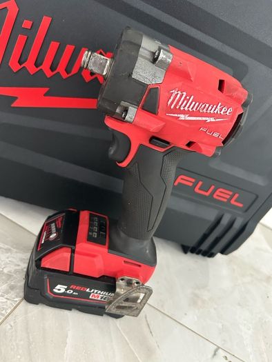 milwaukee m18 impact gun