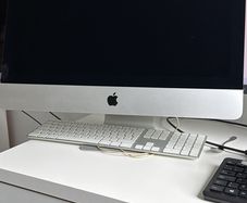 Apple iMac 21.5 Late 2015  8GB RAM  Excellent Condition