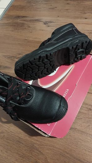 Cofra safety shoes, boots