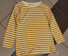BNWT - Size S - A Long Sleeved Top -