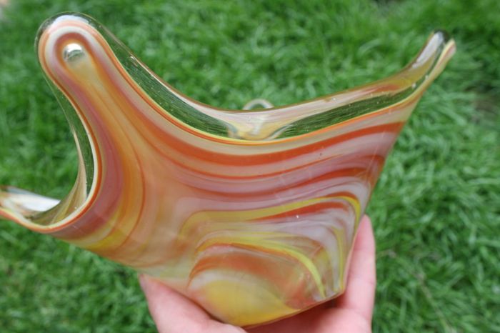 Vintage Hand Blown Glass Fluted Bowl, Dirwood Glass 10,4" x 9,3" H 5,3"
