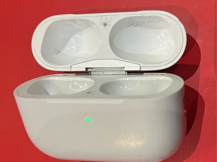 Apple Airpods Pro MagSafe Charging Case