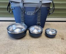 Yeti M30 tote cooler bag plus bowls