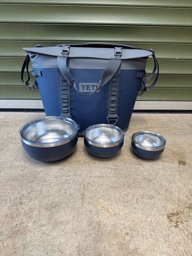 Yeti M30 tote cooler bag plus bowls
