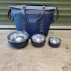 Yeti M30 tote cooler bag plus bowls