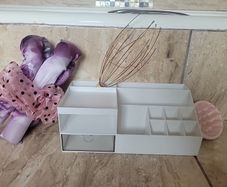 organiser and beauty