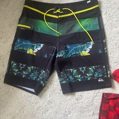 mens quicksilver shorts