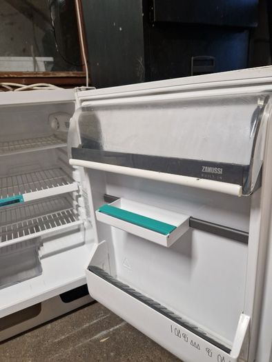 Fridge and freezer
