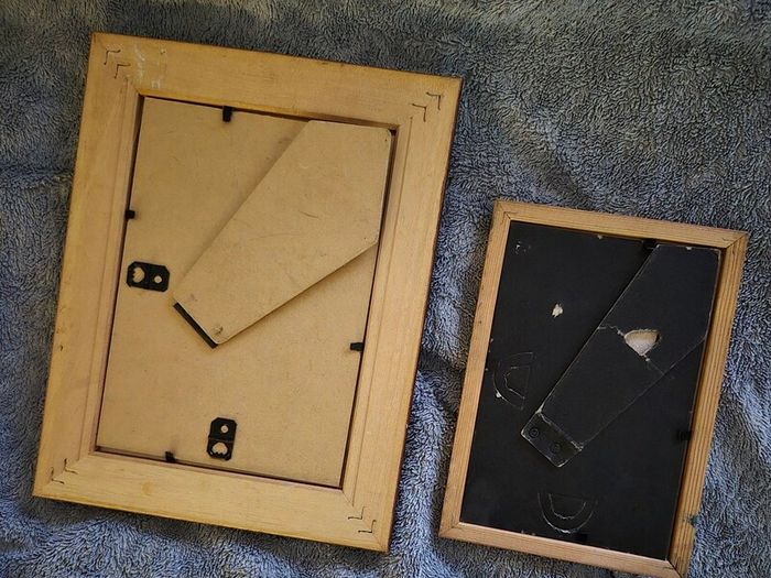 Lot of (16) picture frames.