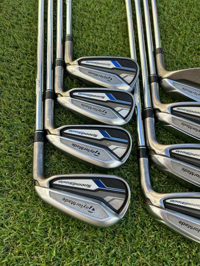 Full set of golf Taylormade clubs