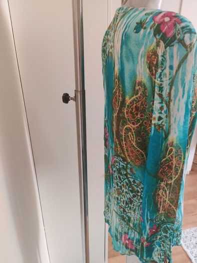 Long sleeve floral blouse size UK12/14 EU40/42 Postage included