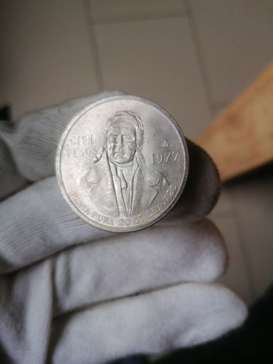 UNC 1977 Mexico Silver 100 Pesos Coin