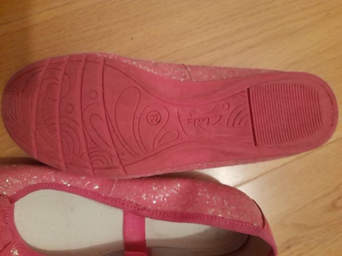 Girl's shoes