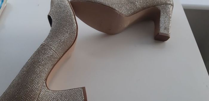 New Look Gold Heel Shoes BNWT