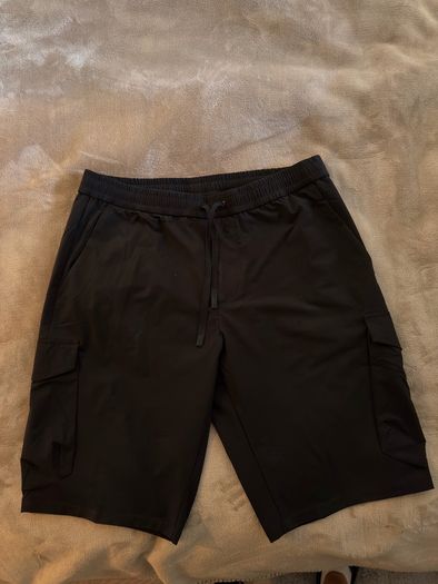 BOSS shorts size UK48