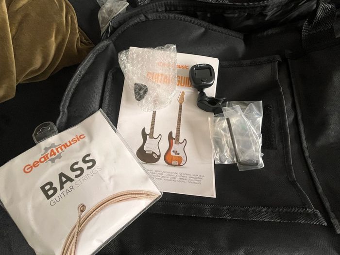 Full Bass Guitar Starter Kit .Amp, Headphones, Bag and Accessories