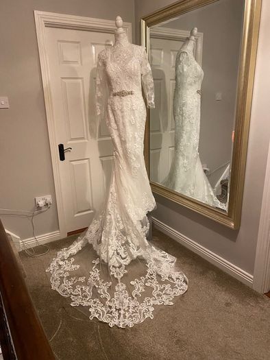 Wedding dress immaculate condition