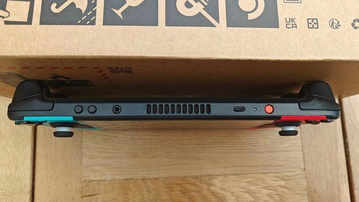 Steam Deck OLED 512GB, DBrand Killswitch Case + Cover, official charger + case, screen protector