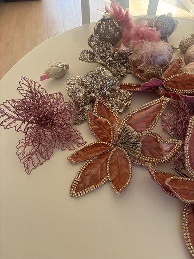 christmas tree decorations