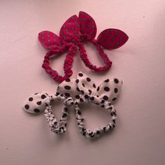 4 x hair elastics
