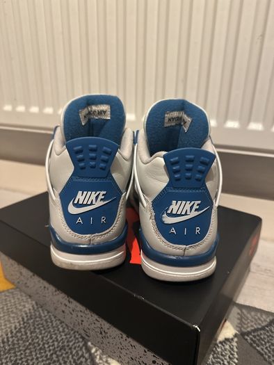 Air Jordan 4 retro GS Military Blue + Free