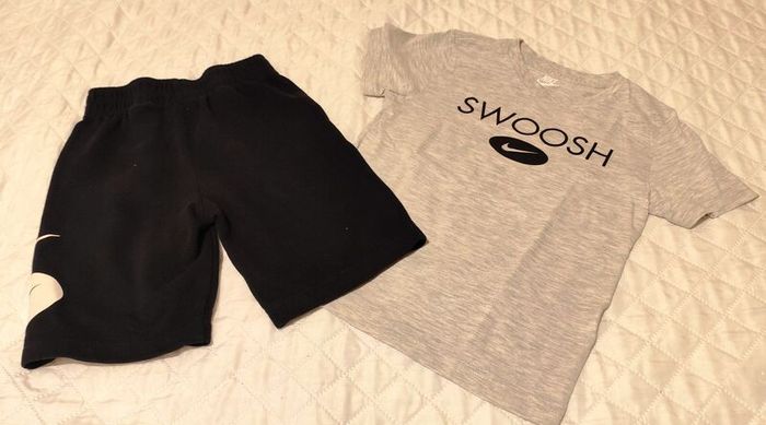 NIKE Boy's 2-piece Sets. Age 6-7