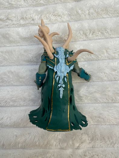 Warcraft Guldan Action Figure Damaged One horn is Broken Used approx. 9 cm (without horns) Used Please see photos
