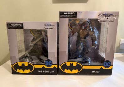 DC Comics Diamond Select PVC gallery Bane and Penguin statues