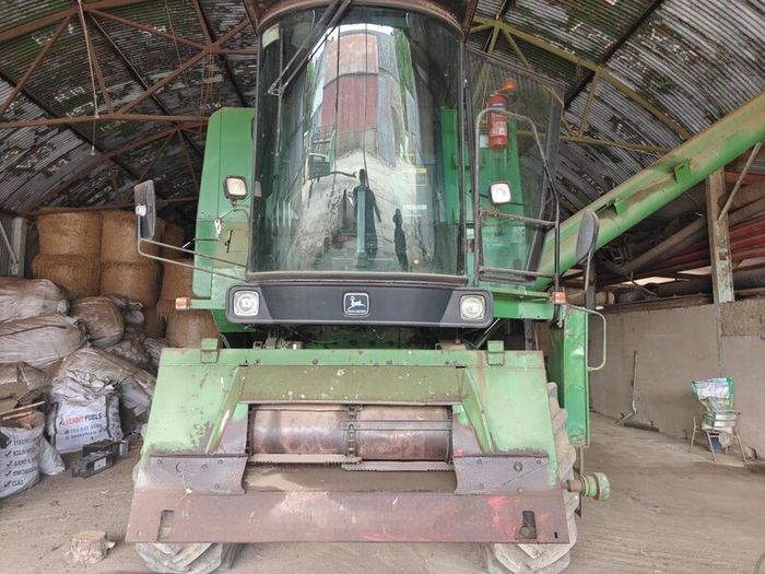 Combine harvester  1065