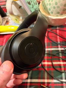 BEATS Studio Pro Wireless Bluetooth Noise-Cancelling Headphones - Black