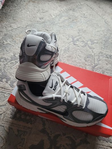 Nike trainers UK11