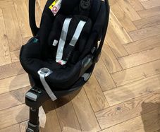 Cybex Cloud Z Rotating Car Seat with Isofix Base