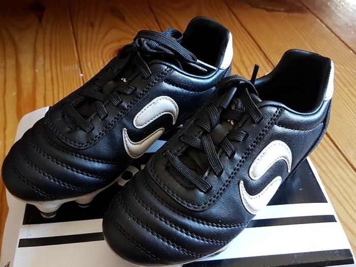 Sondico Football Boots size 12 (31)