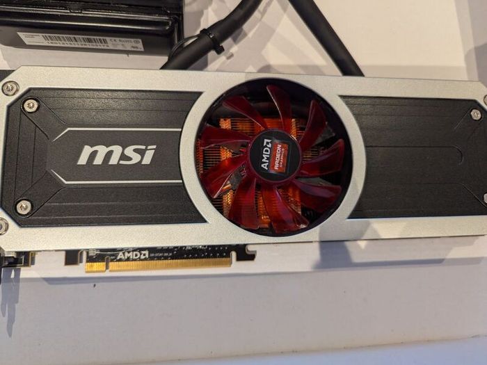 MSI Radeon R9 295x2