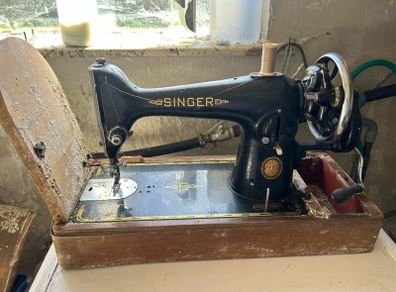 Vintage Singer Sewing Machine